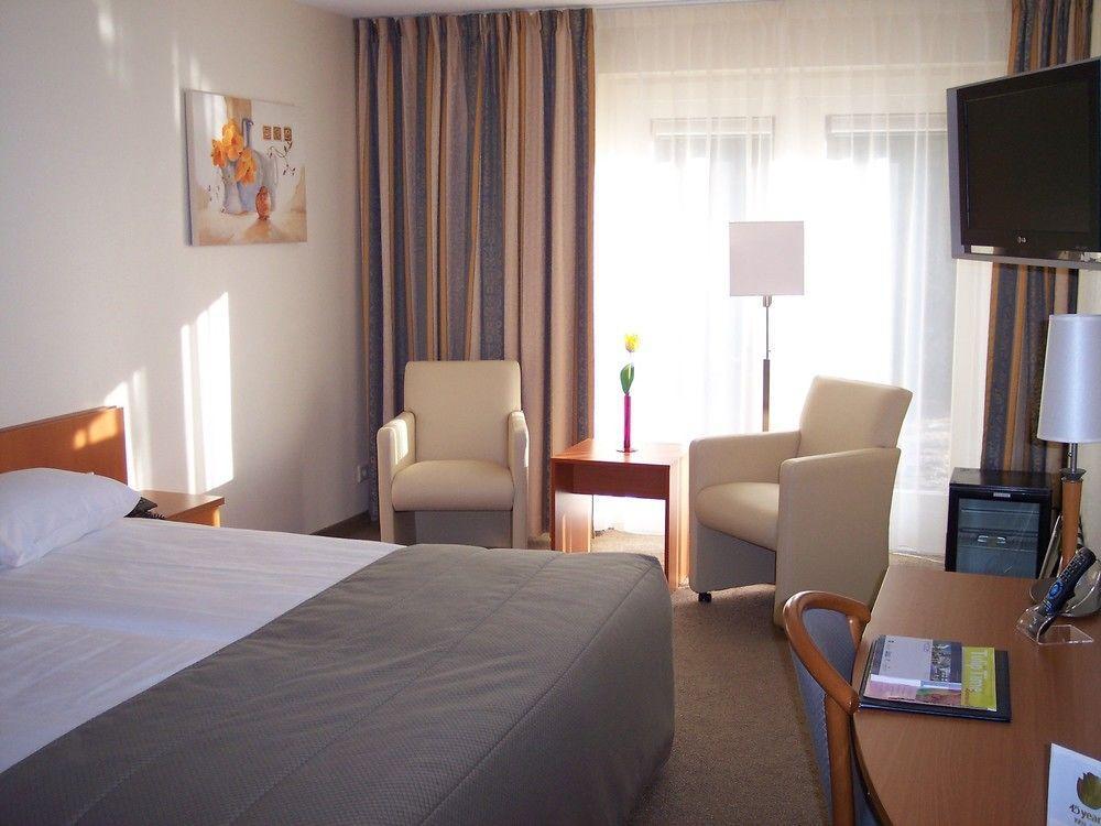 Hotel De Werelt การ์เดเรน ภายนอก รูปภาพ