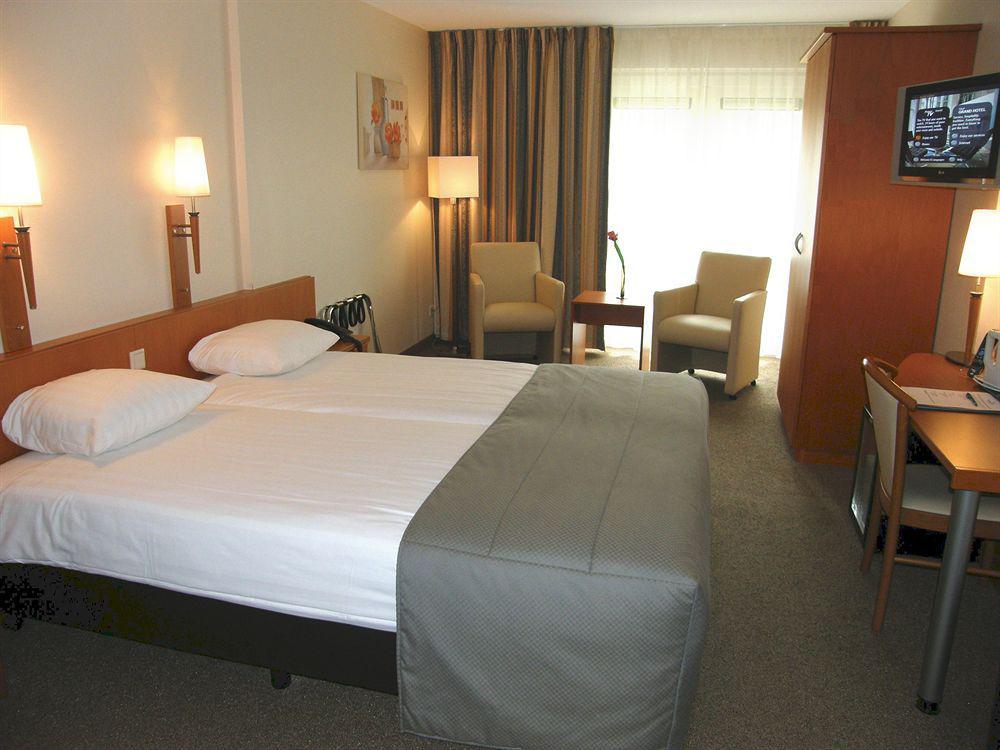 Hotel De Werelt การ์เดเรน ภายนอก รูปภาพ