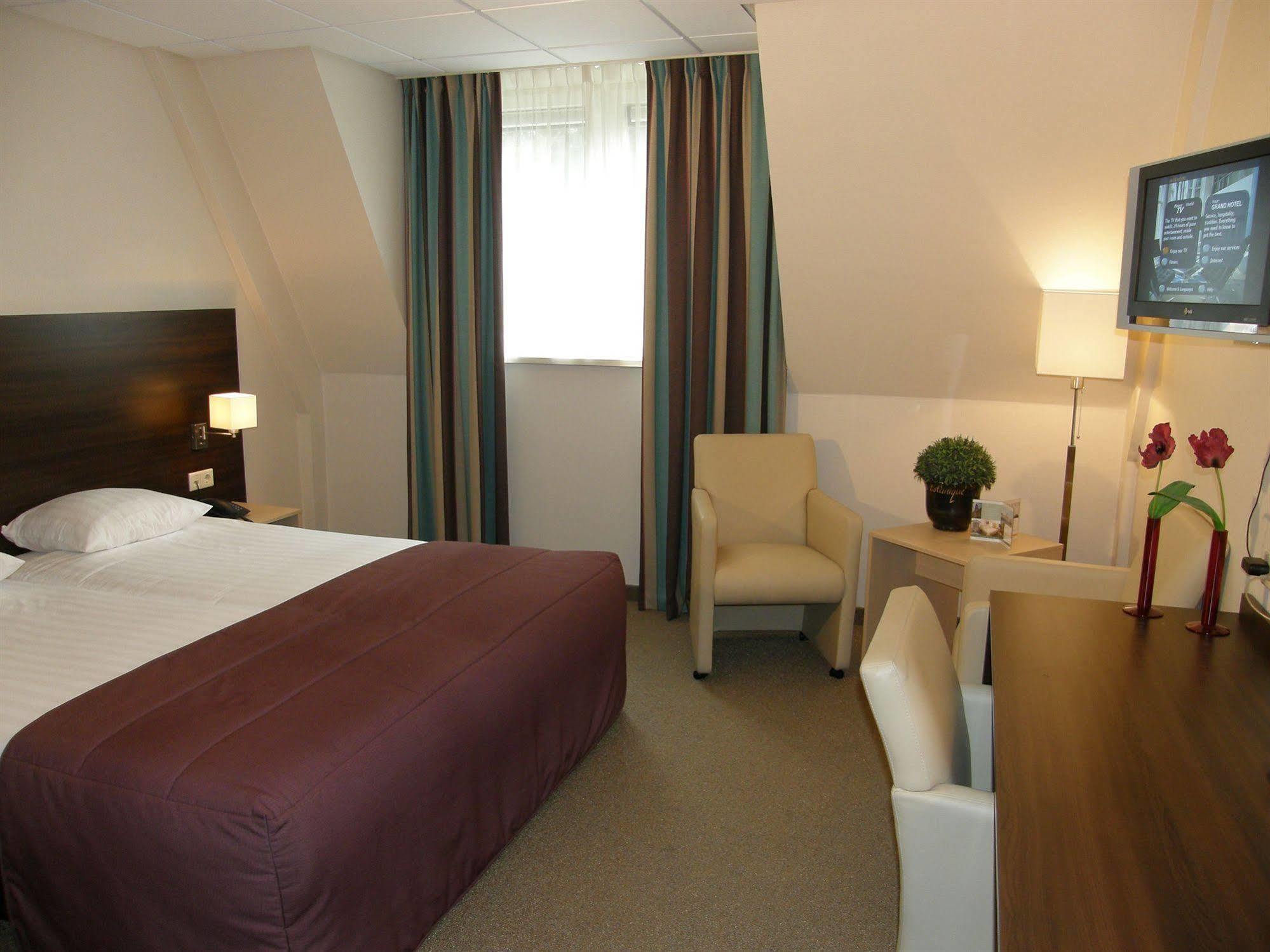 Hotel De Werelt การ์เดเรน ภายนอก รูปภาพ